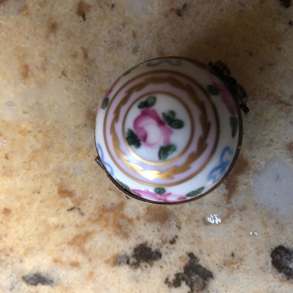 Authentic Limoges Collector Piece.